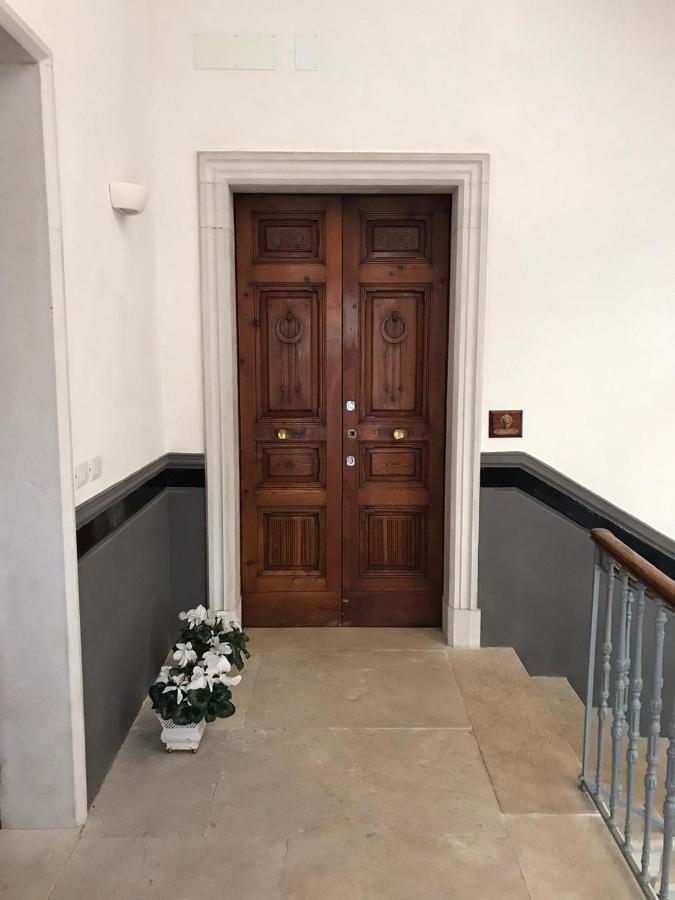 Palazzo Romanelli B&B Trani Zewnętrze zdjęcie