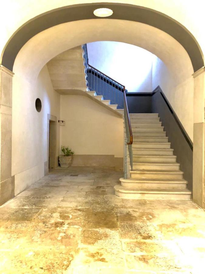 Palazzo Romanelli B&B Trani Zewnętrze zdjęcie