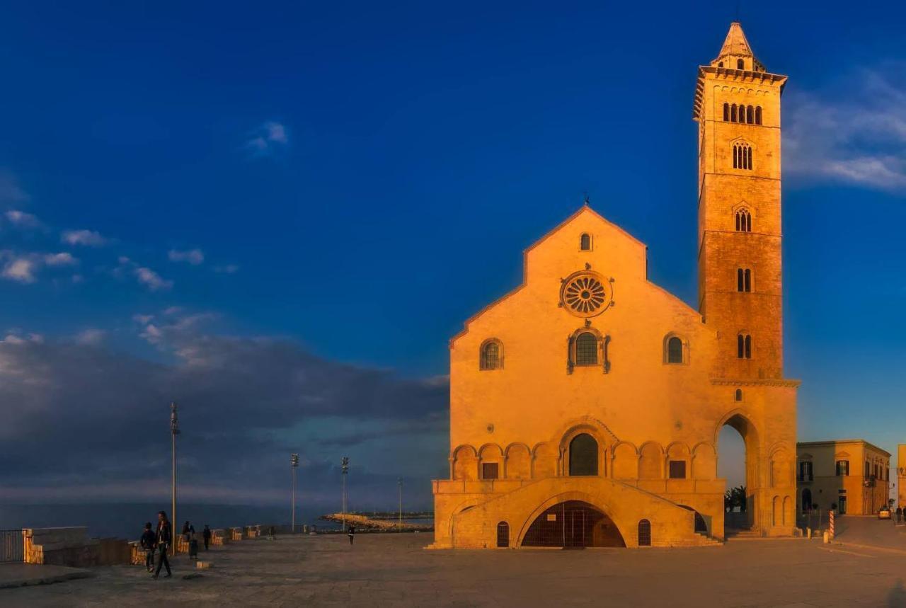 Palazzo Romanelli B&B Trani Zewnętrze zdjęcie