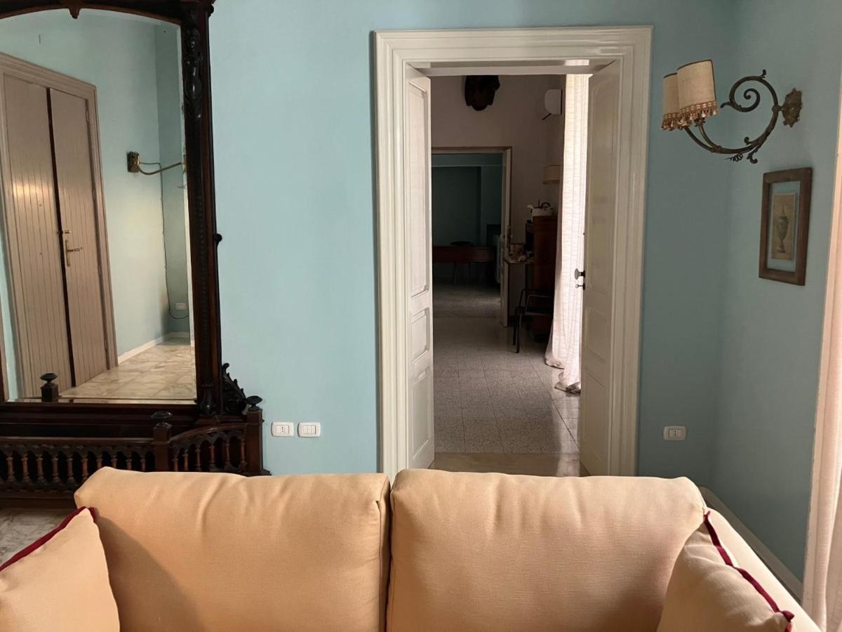 Palazzo Romanelli B&B Trani Zewnętrze zdjęcie